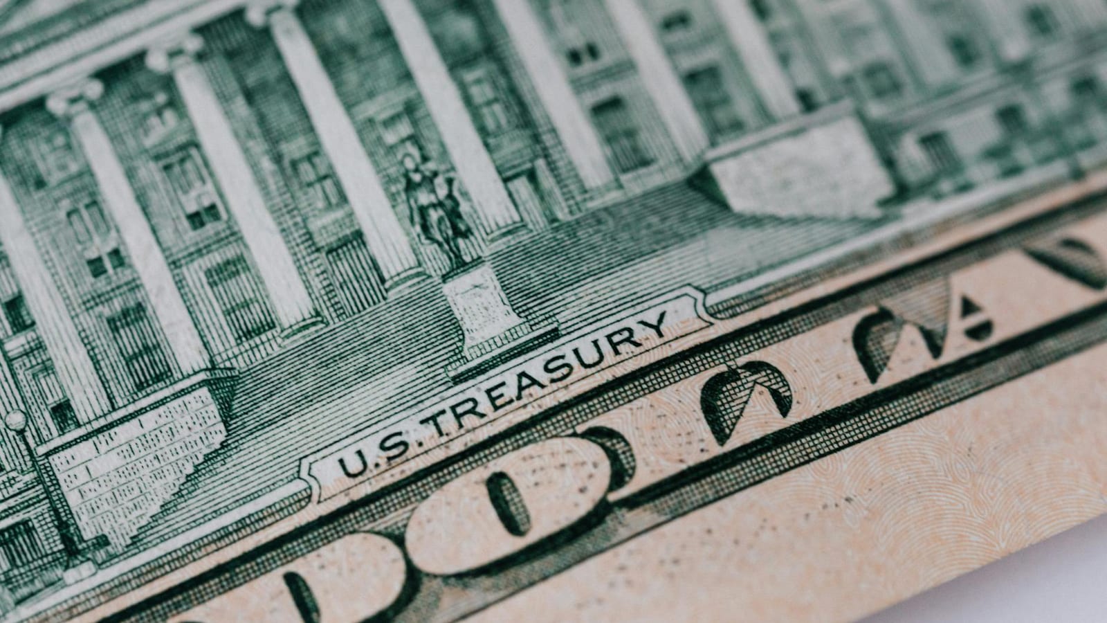 Dollar Rally Deepens as US Bond Yields Revive Rate Fears
