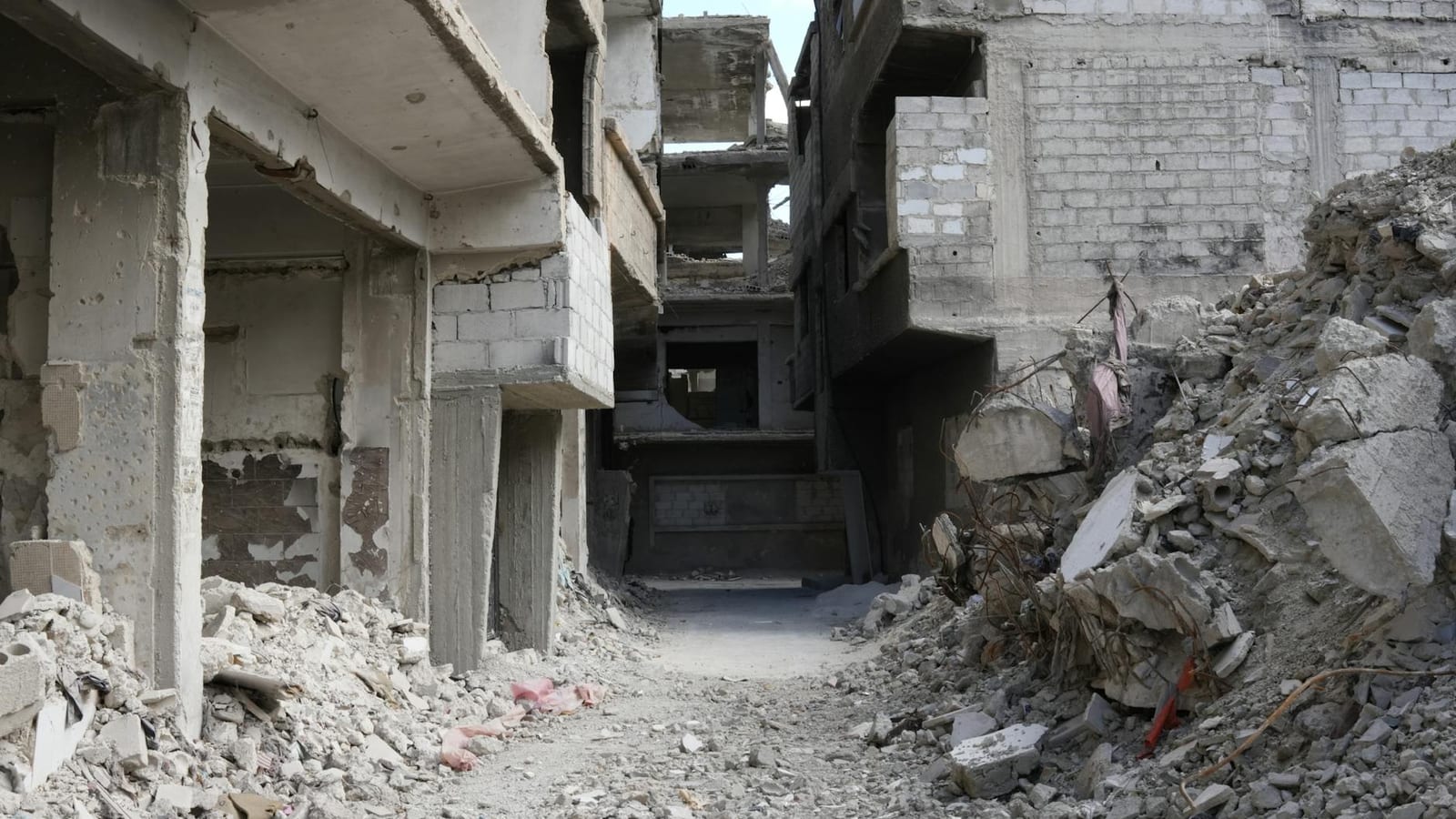 Gaza Ceasefire Stalls as Reconstruction Plan Falters