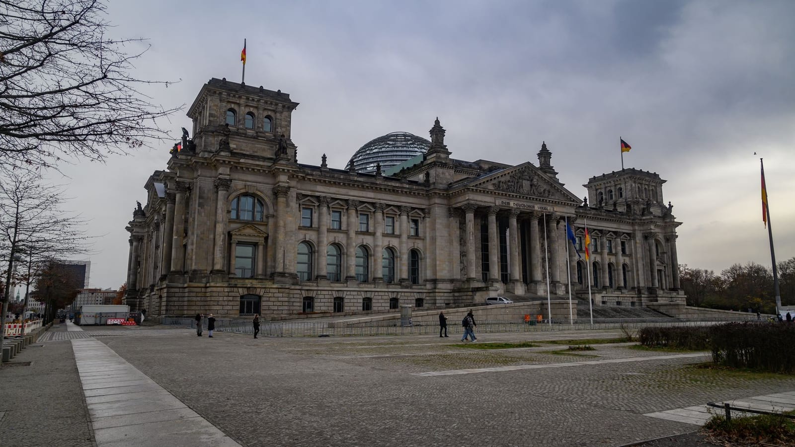 Germany Cuts Taxes as Kyiv and Google Rulings Shake Europe