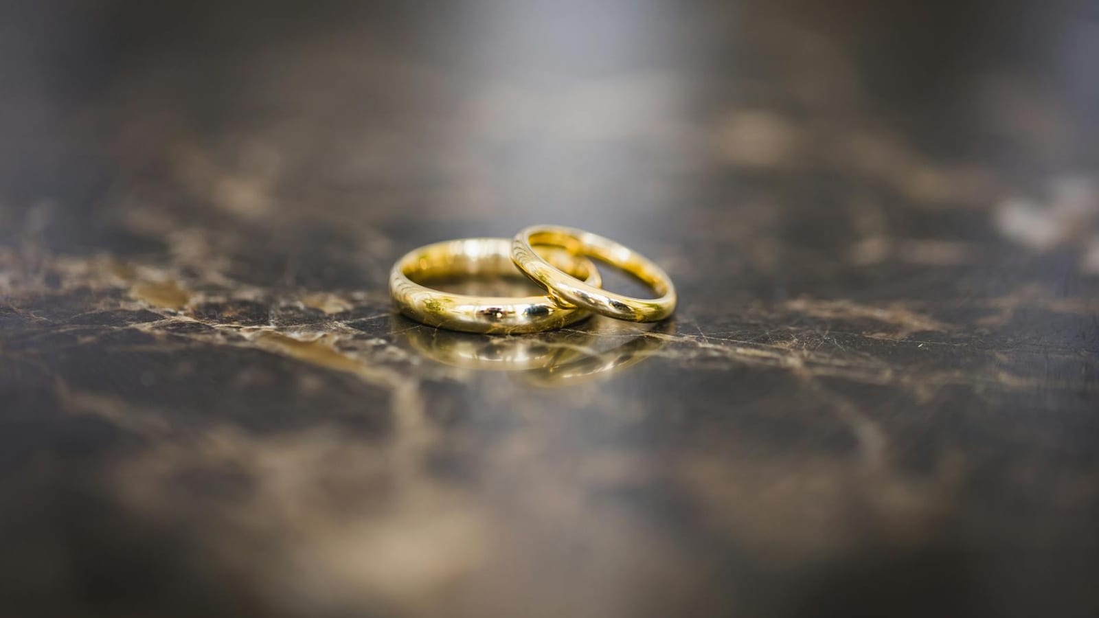 Gold Rebounds From Drop as Traders Weigh Fed Risk