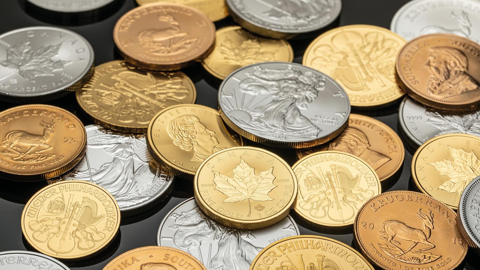 Gold Tops Rs 1.60 Lakh as Silver Surges on Yield Drop