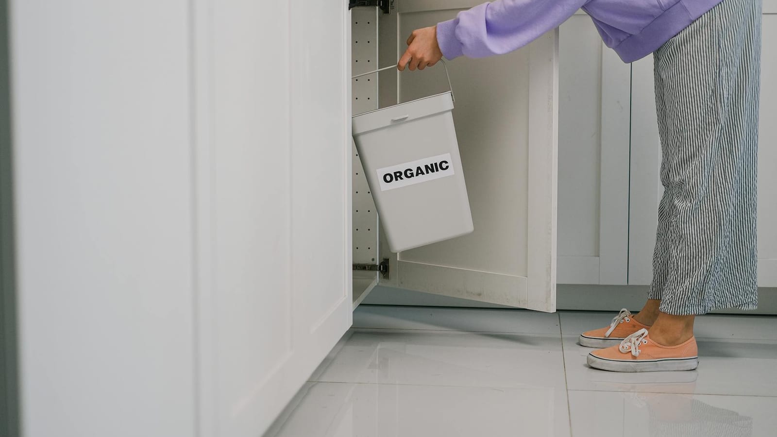 Gujarat founder turns kitchen waste into compost business