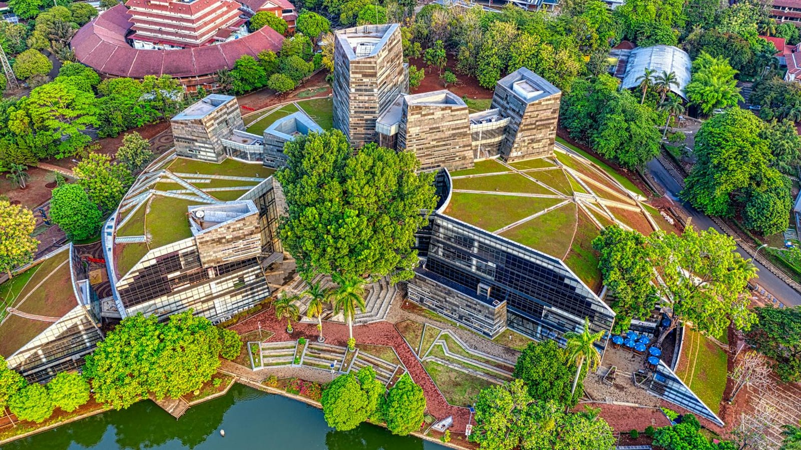 IIT Bombay Leads Maharashtra's Top BTech Colleges