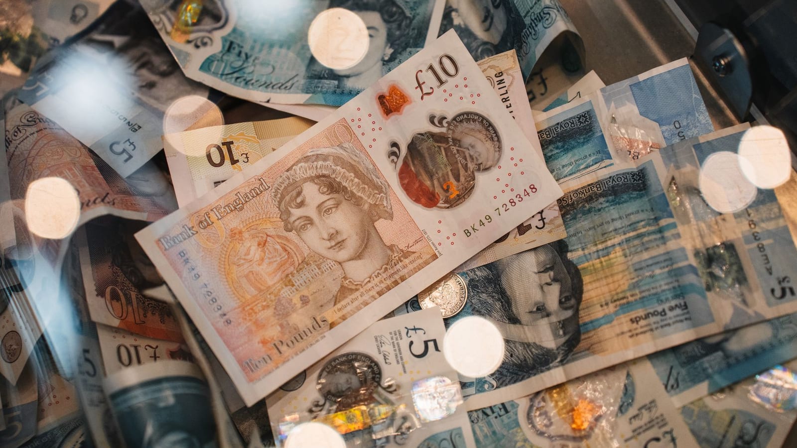 Japanese yen slide puts Tokyo intervention in focus