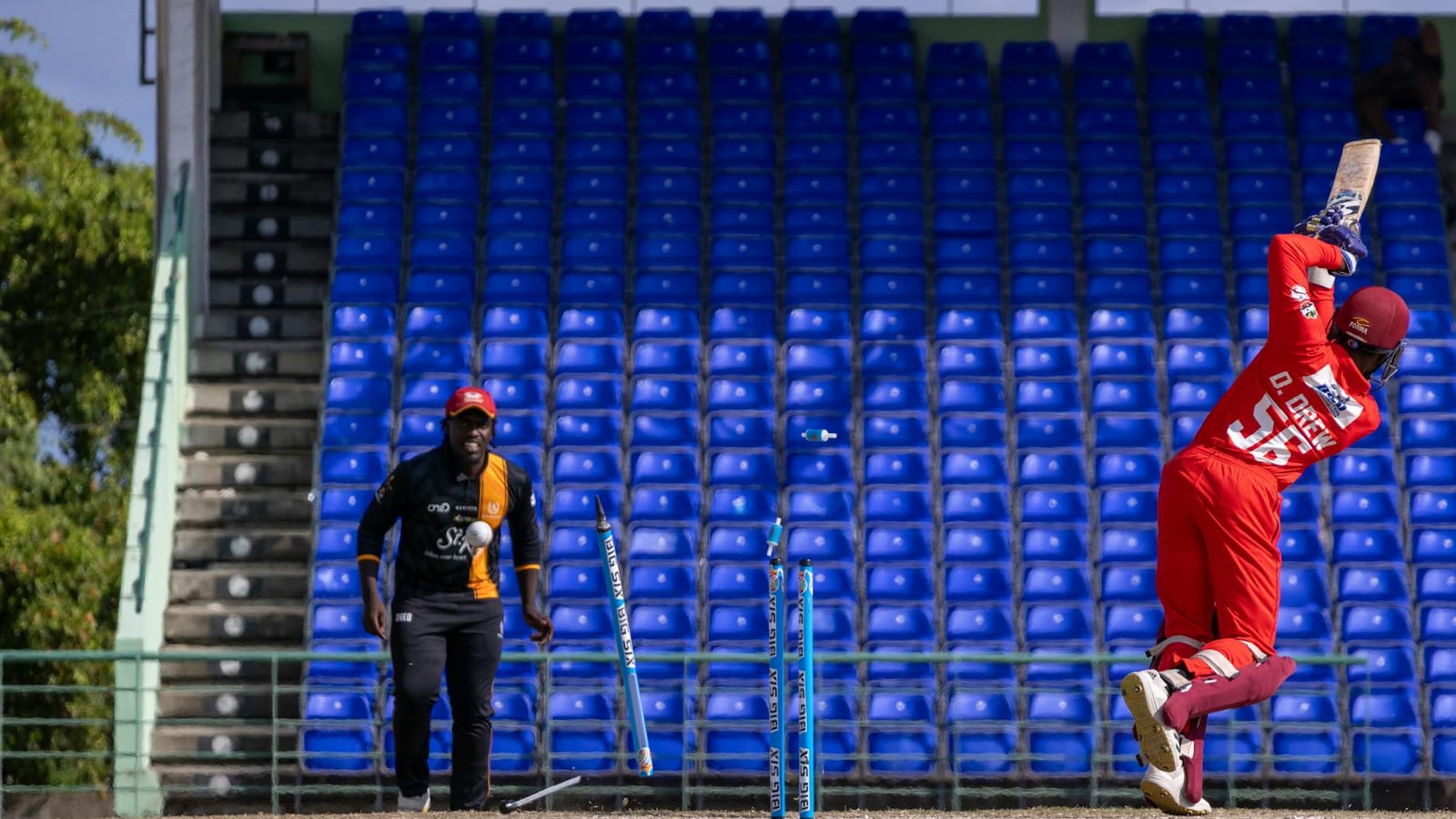 KKR edge Mumbai Indians to keep IPL playoff hopes alive