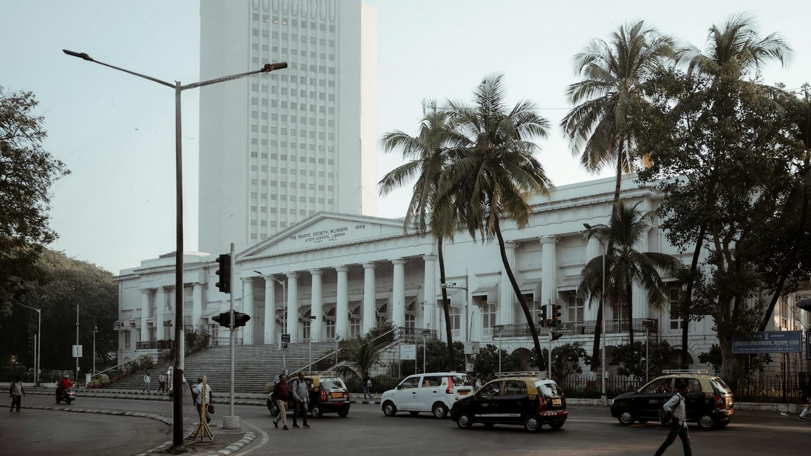 Market swings push Indian investors toward discipline