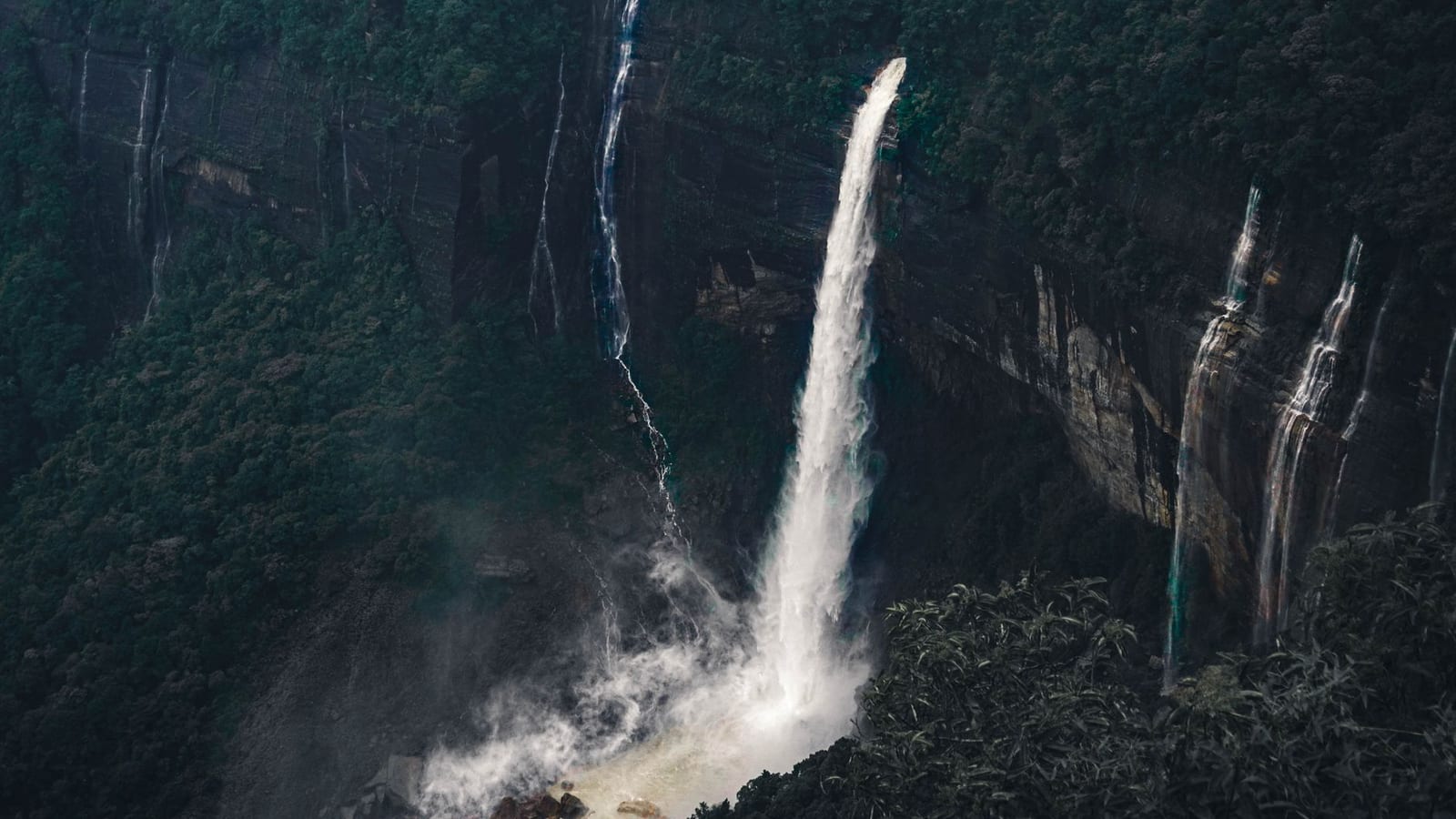 Monsoon Getaways Drive India's New Travel Calendar