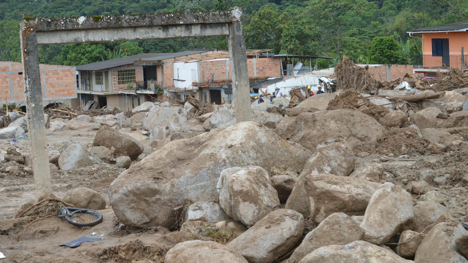 Myanmar blast kills dozens in rebel-held Shan town
