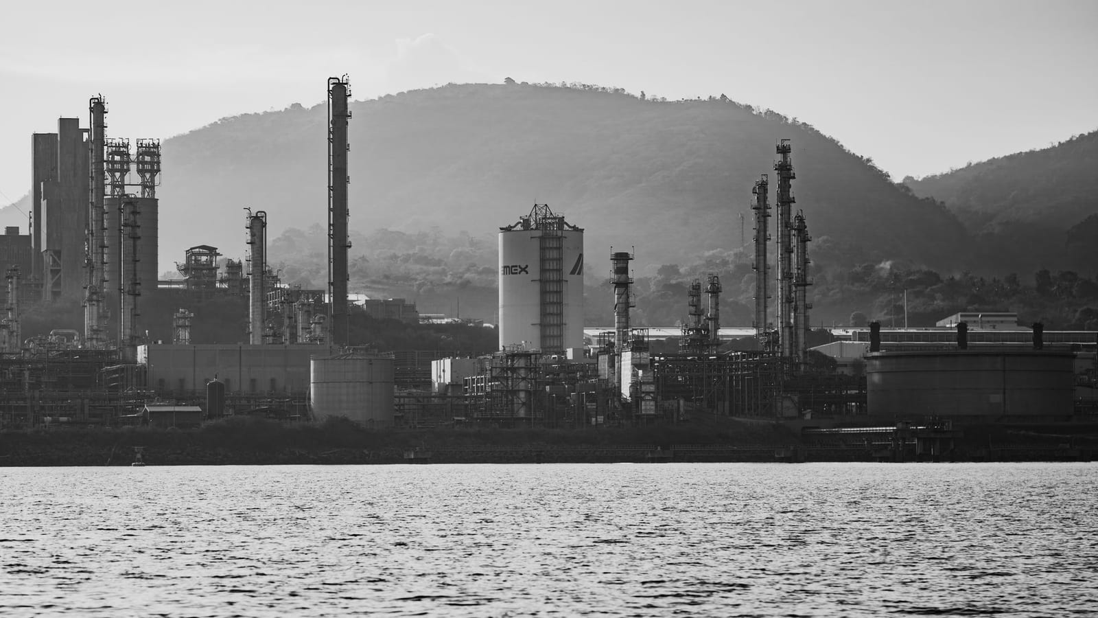 Oil price slide gives India relief as Gulf risk stays