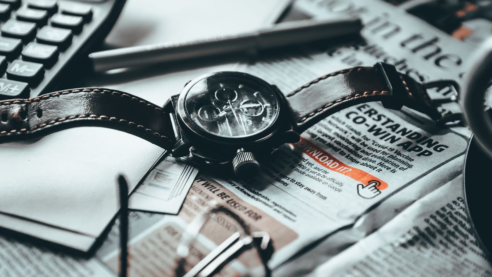 Psychology Explains Why Some People Skip Wristwatches
