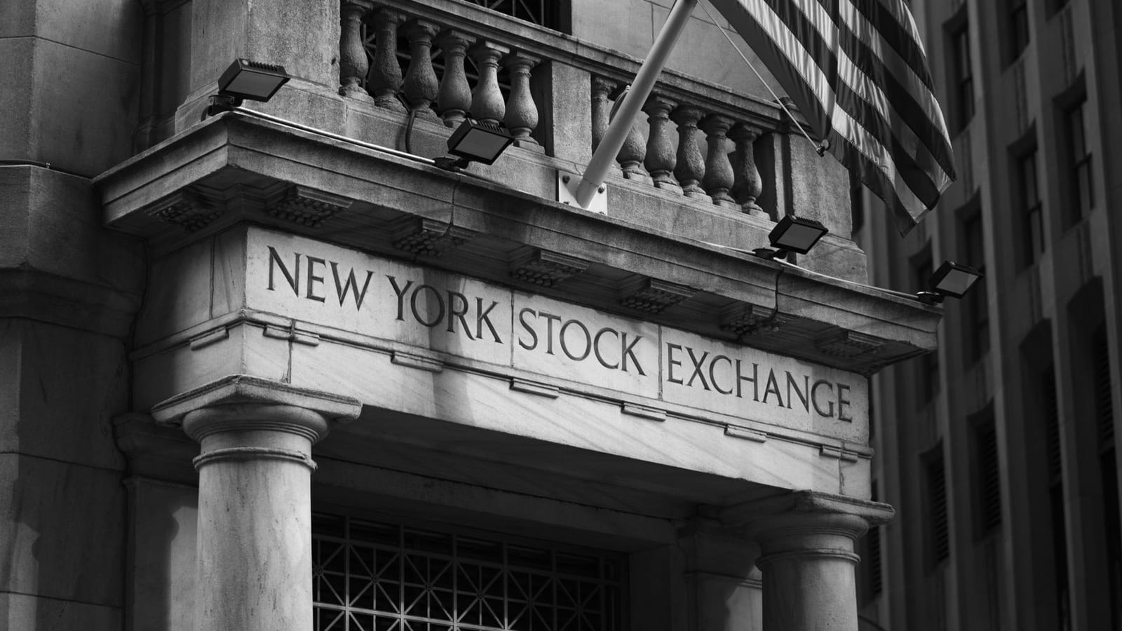 US stocks climb as weak hiring boosts Fed pause bets