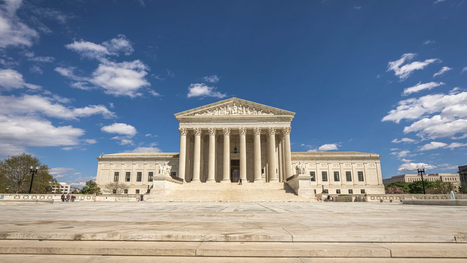 US Supreme Court gives Trump control over FTC watchdogs